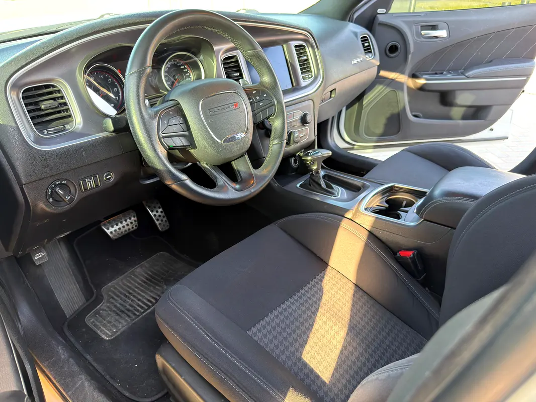 DODGE Charger GT 2019 - photo 8 - Import Émirats | International Cars