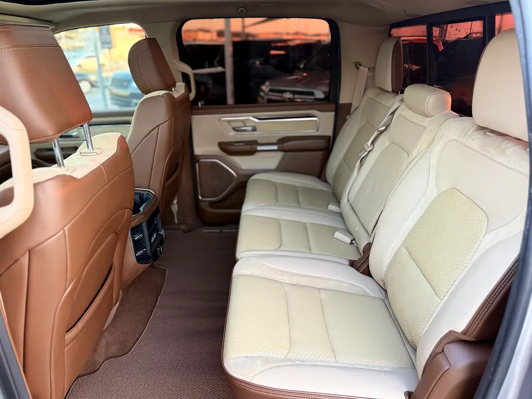 DODGE Ram 1500 Laramie 2021 - photo 10 - Import Émirats | International Cars