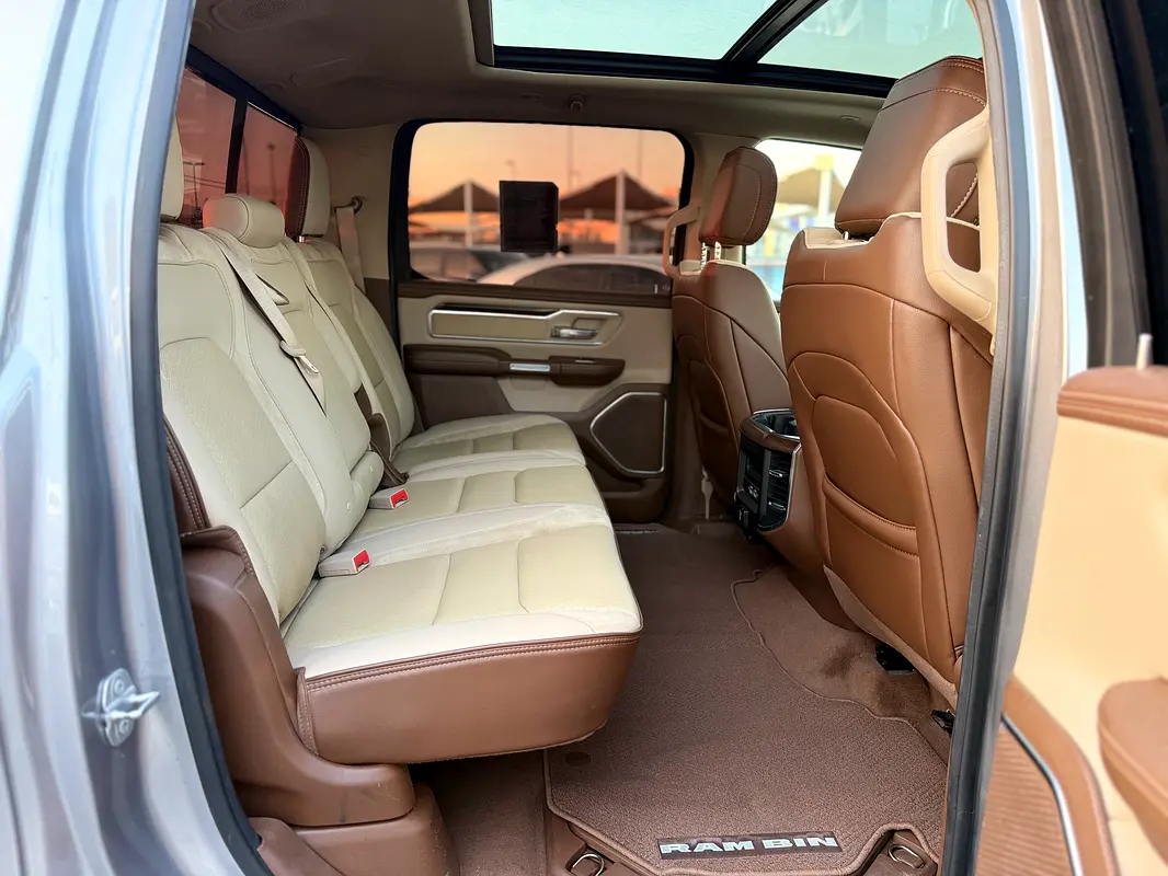 DODGE Ram 1500 Laramie 2021 - photo 12 - Import Émirats | International Cars