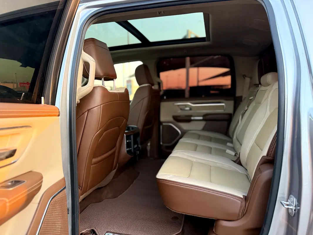 DODGE Ram 1500 Laramie 2021 - photo 9 - Import Émirats | International Cars