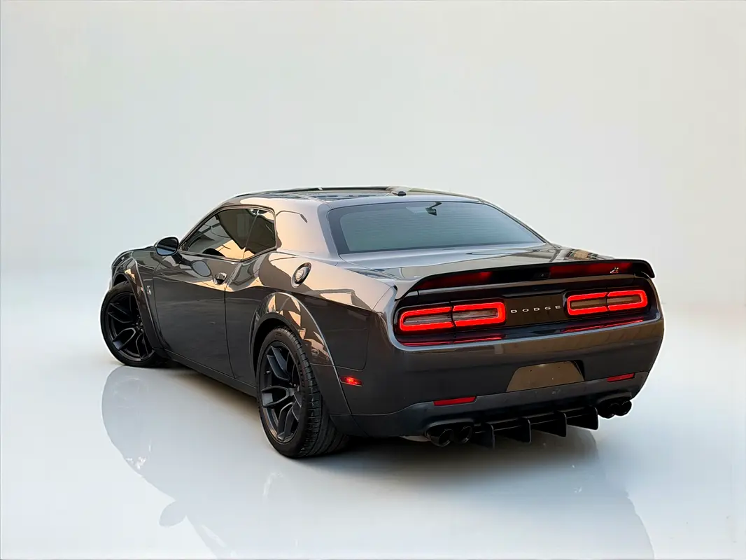 DODGE Challenger R/T Scat Pack 2019 - photo 4 - Import Émirats | International Cars