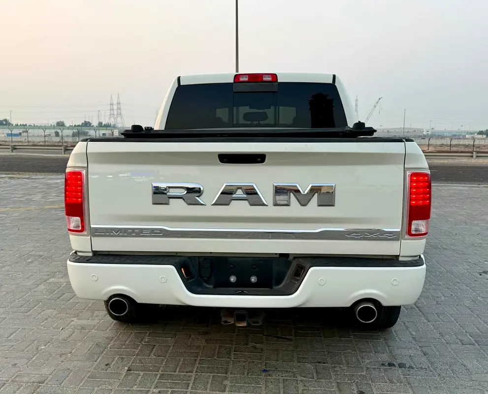 DODGE Ram 1500 Limited 2017 - photo 5 - Import Émirats | International Cars