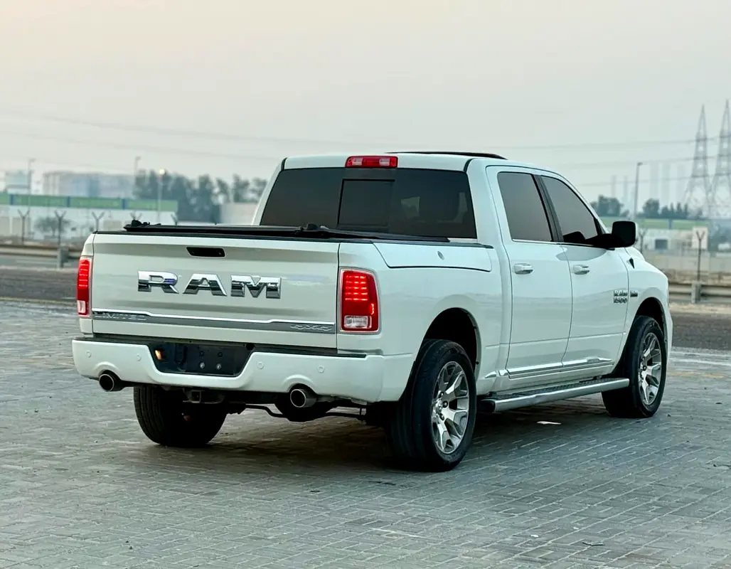 DODGE Ram 1500 Limited 2017 - photo 8 - Import Émirats | International Cars