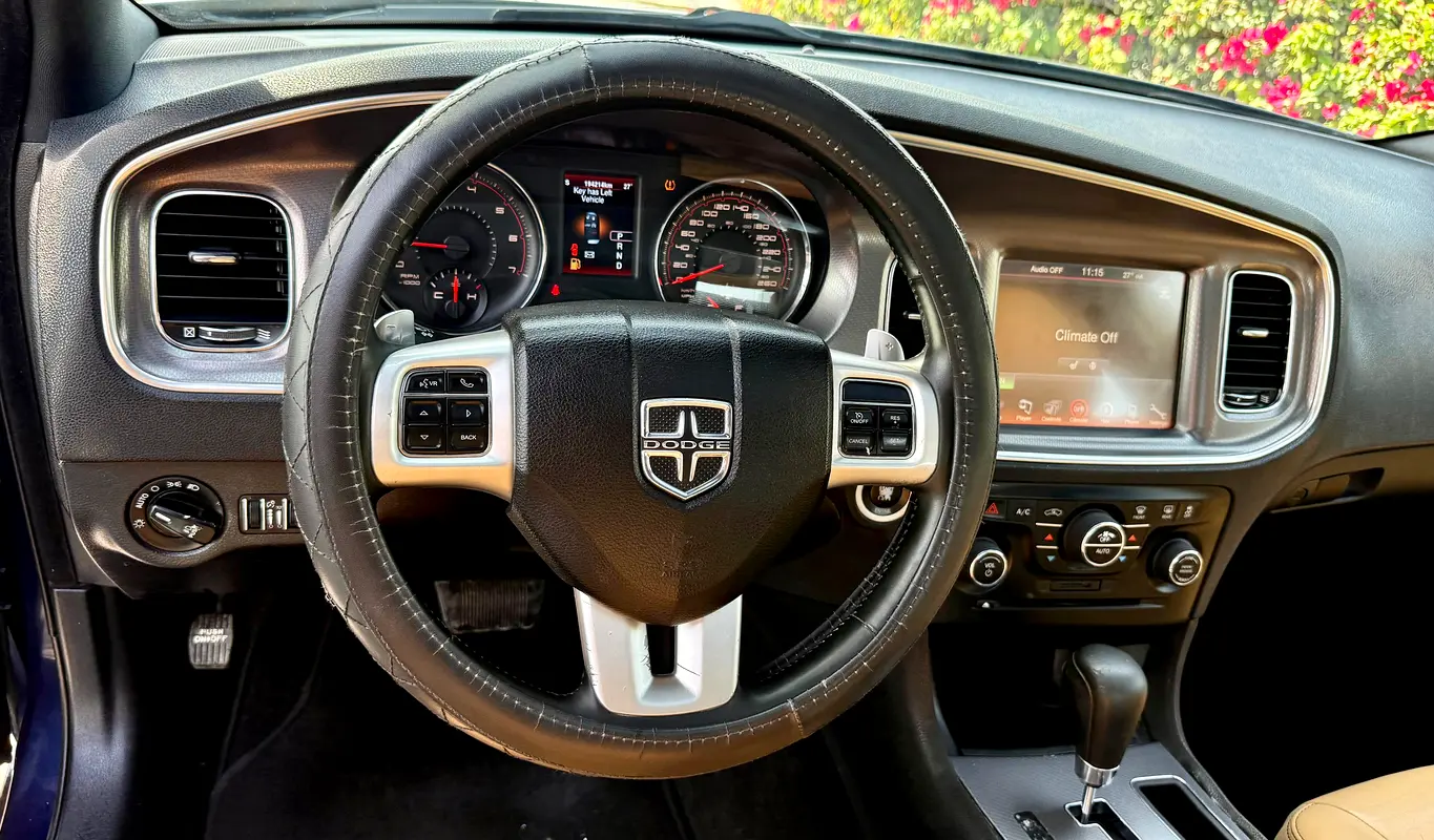 DODGE Charger R/T TOP 2014 - photo 12 - Import Émirats | International Cars