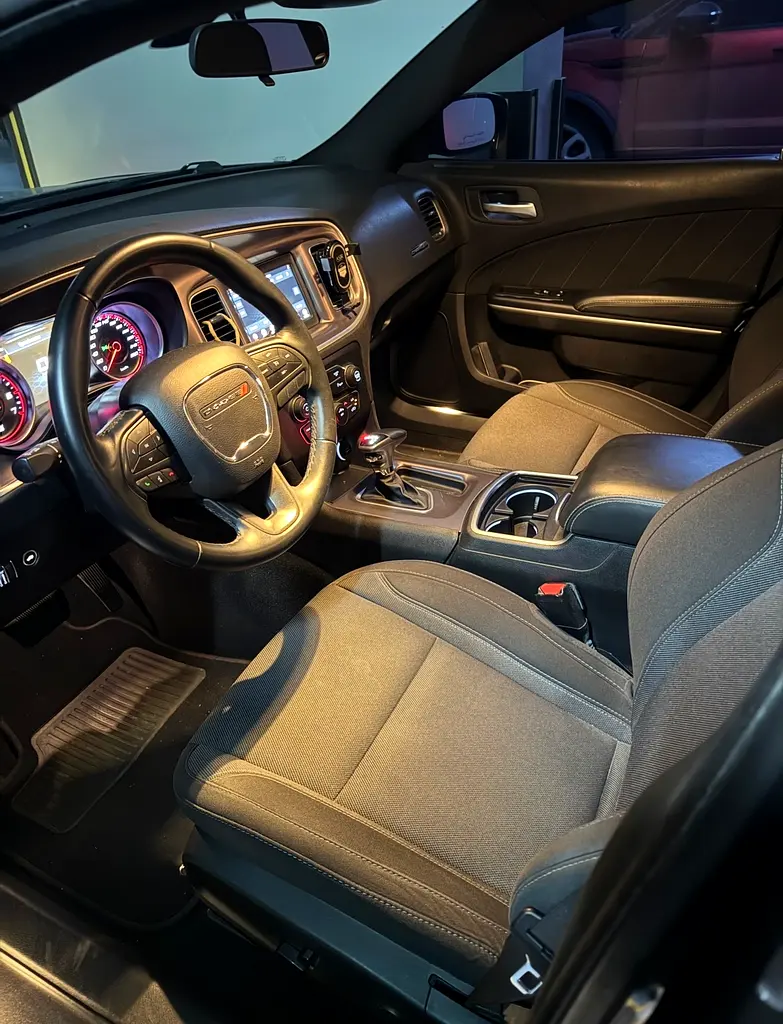 DODGE Charger SXT 2019 - photo 8 - Import Émirats | International Cars