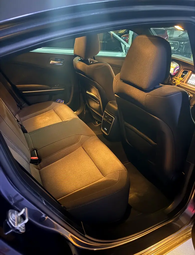 DODGE Charger SXT 2019 - photo 9 - Import Émirats | International Cars