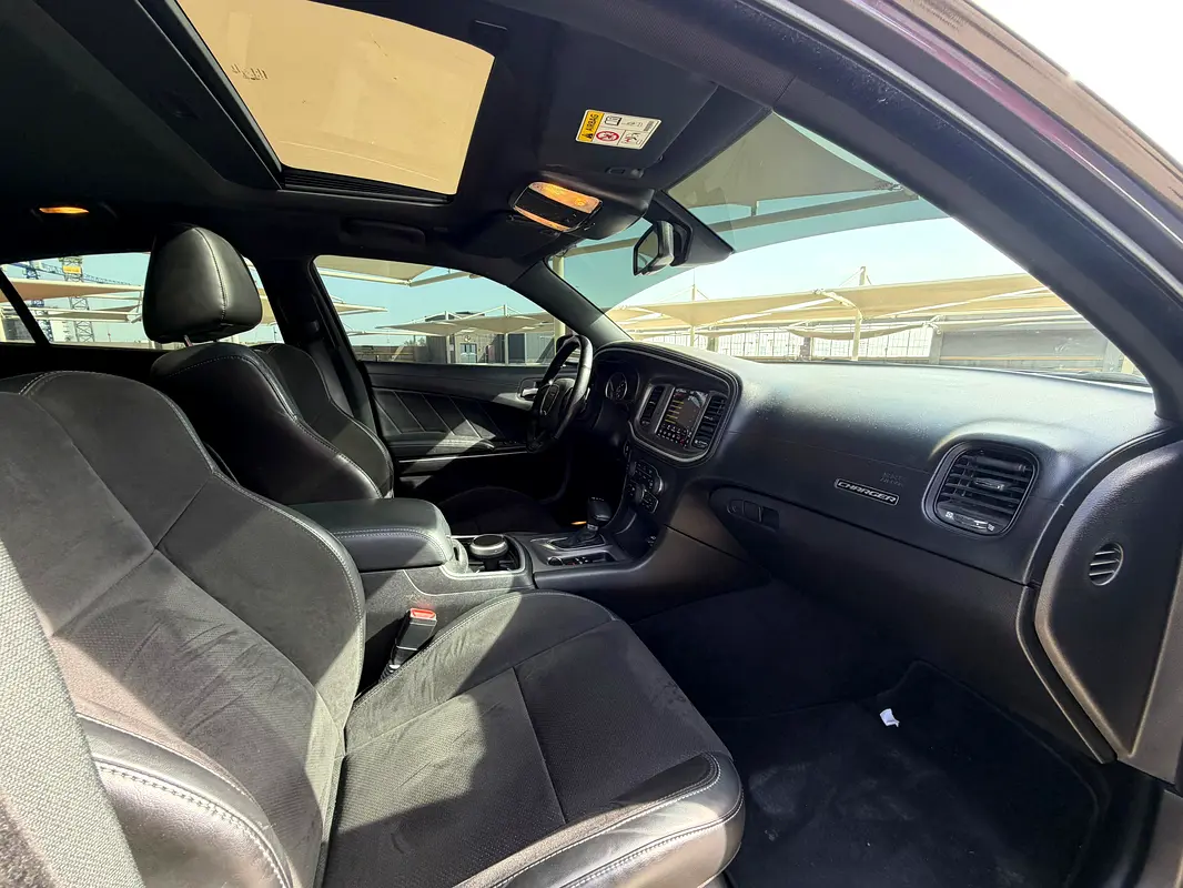 DODGE Charger R/T 2022 - photo 8 - Import Émirats | International Cars