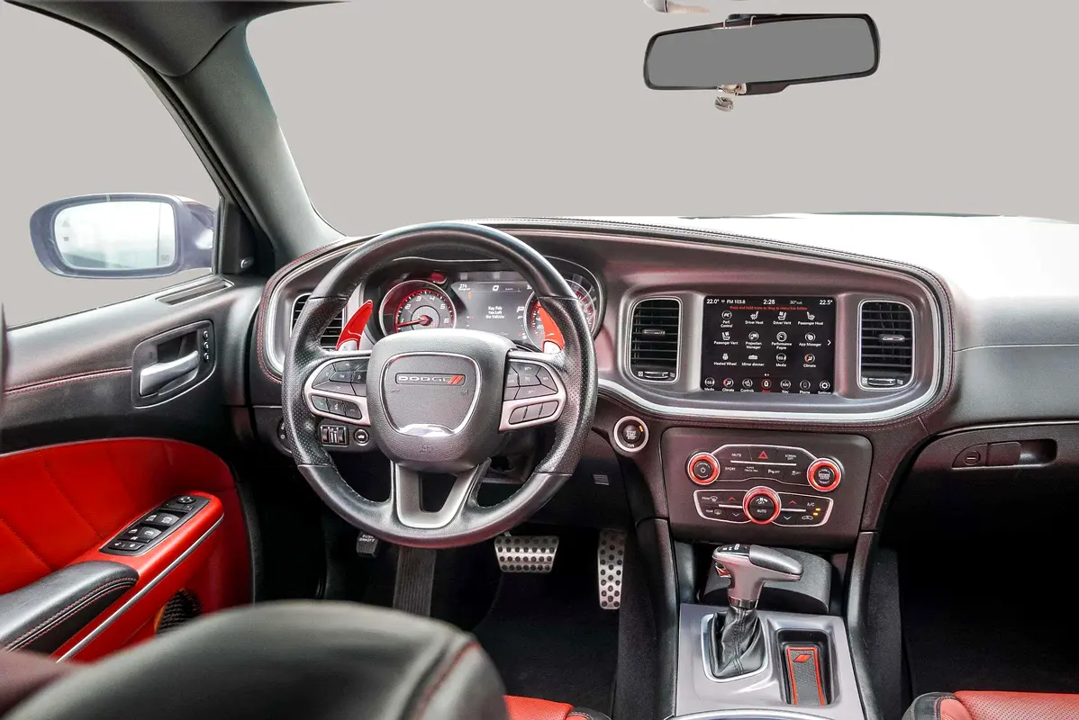 DODGE Charger R/T 2022 - photo 10 - Import Émirats | International Cars