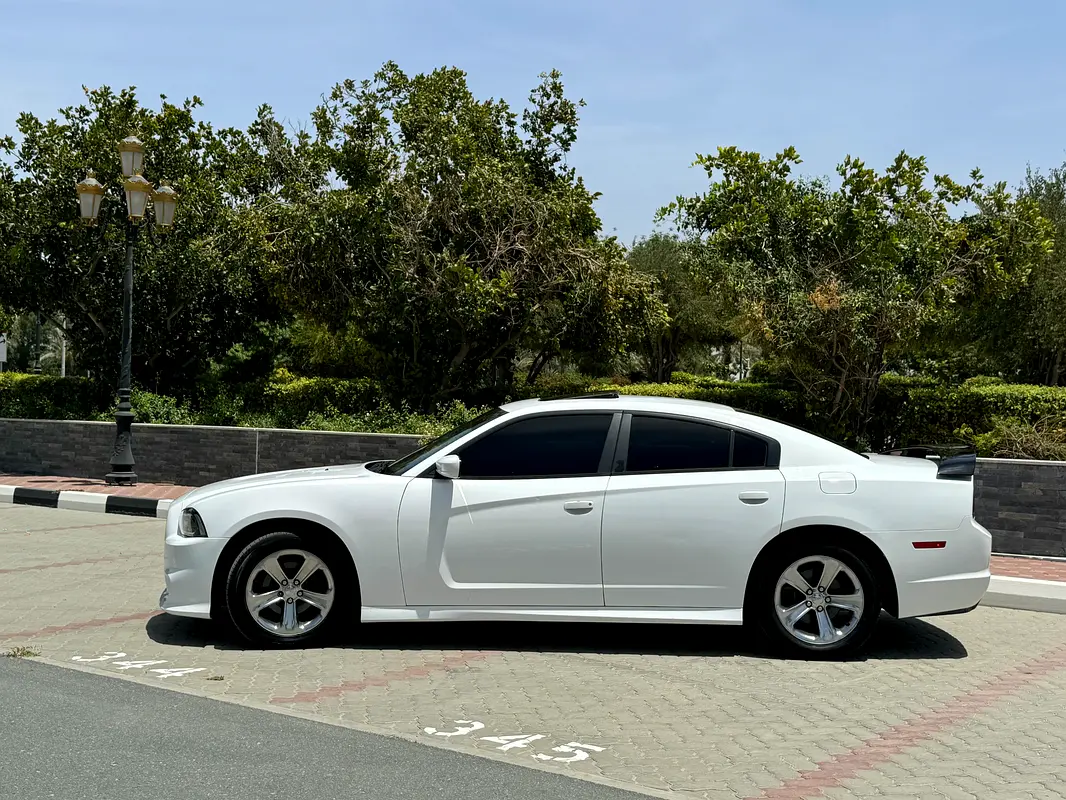 DODGE Charger SXT Plus 2014 - photo 6 - Import Émirats | International Cars