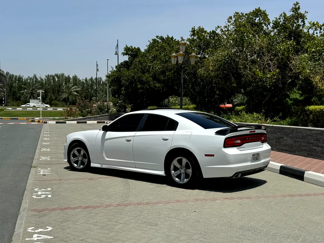 DODGE Charger SXT Plus 2014 - photo 7 - Import Émirats | International Cars