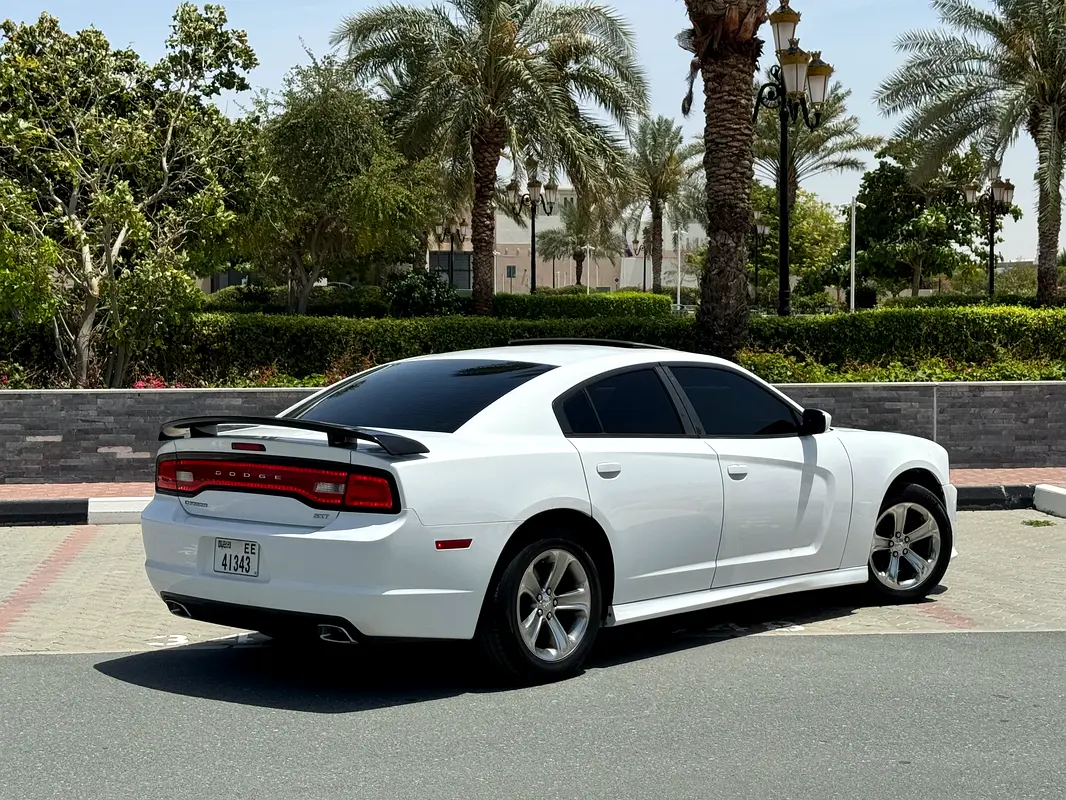 DODGE Charger SXT Plus 2014 - photo 8 - Import Émirats | International Cars