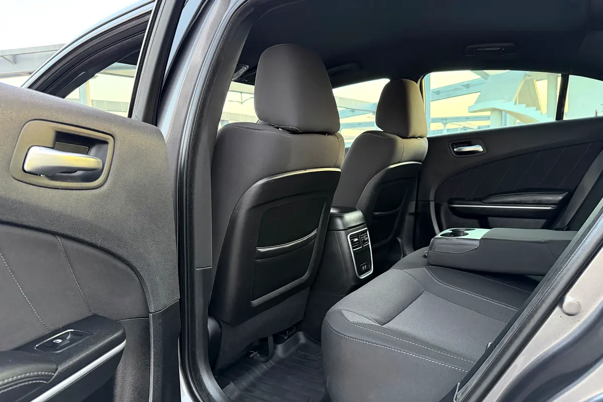 DODGE Charger SXT Plus 2019 - photo 10 - Import Émirats | International Cars