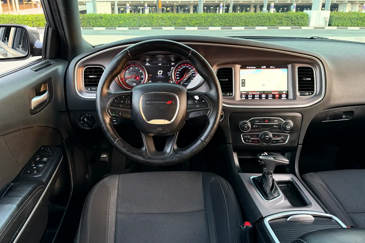 DODGE Charger SXT Plus 2019 - photo 11 - Import Émirats | International Cars