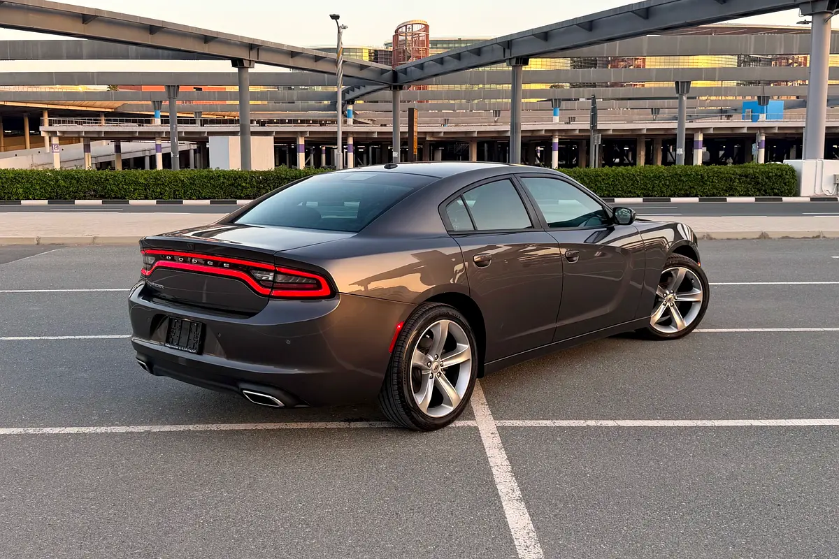 DODGE Charger SXT Plus 2019 - photo 3 - Import Émirats | International Cars