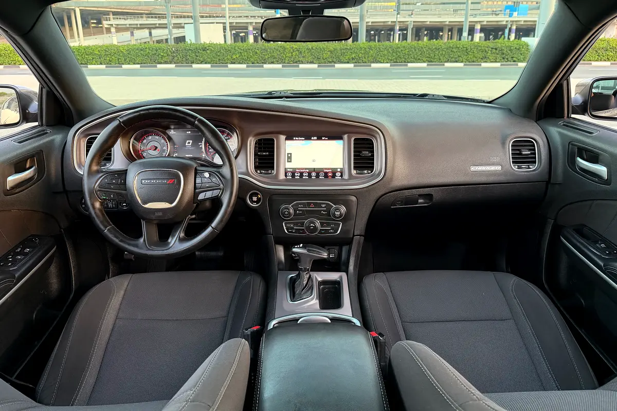 DODGE Charger SXT Plus 2019 - photo 8 - Import Émirats | International Cars