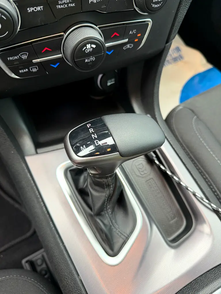 DODGE Charger GT 2019 - photo 8 - Import Émirats | International Cars