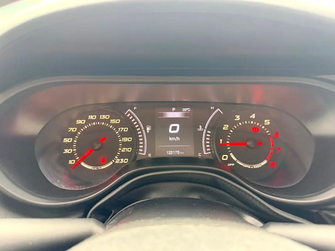 DODGE Neon SXT Plus 2017 - photo 3 - Import Émirats | International Cars