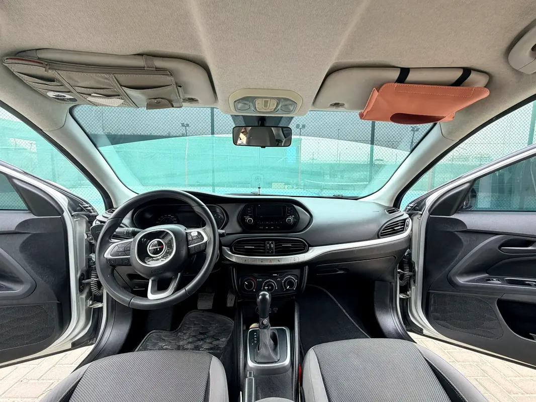 DODGE Neon SXT Plus 2017 - photo 6 - Import Émirats | International Cars