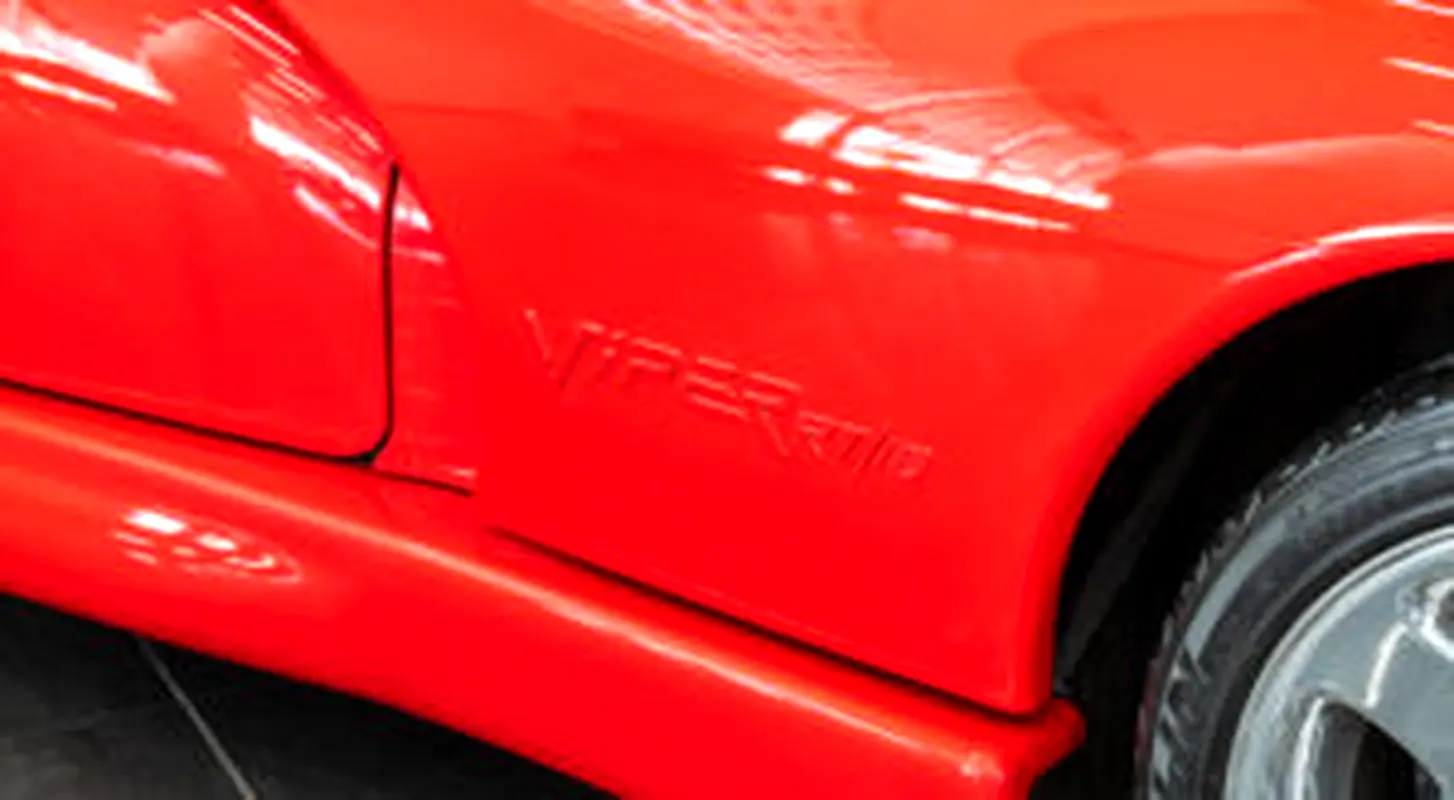 DODGE Viper Other 2001 - photo 11 - Import Émirats | International Cars