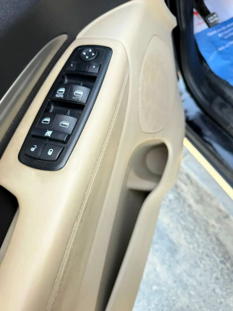 DODGE Durango Crew 2015 - photo 12 - Import Émirats | International Cars