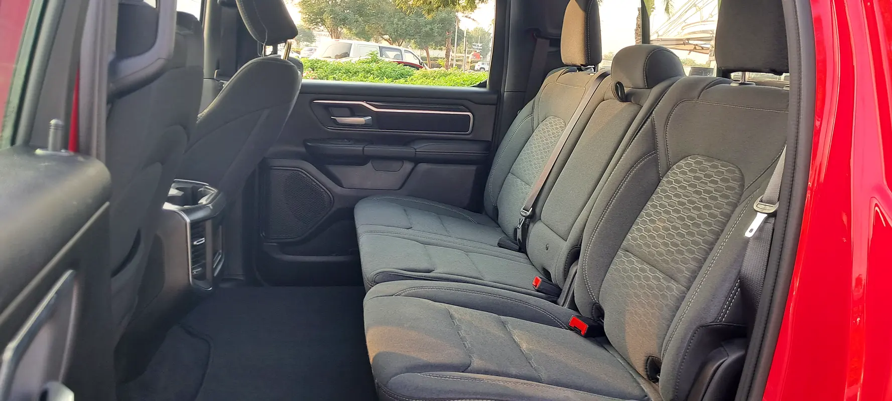 DODGE Ram 1500 Big Horn 2025 - photo 12 - Import Émirats | International Cars