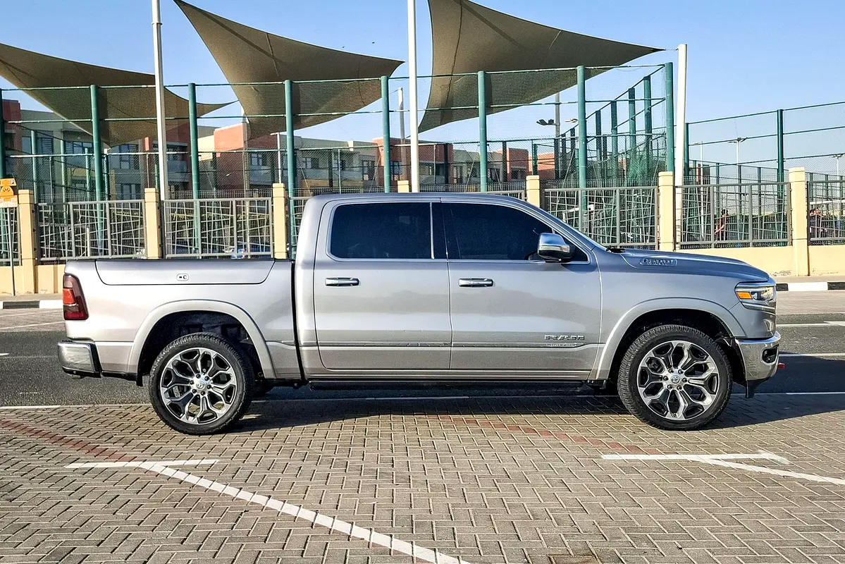 DODGE Ram 1500 Limited 2020 - photo 2 - Import Émirats | International Cars