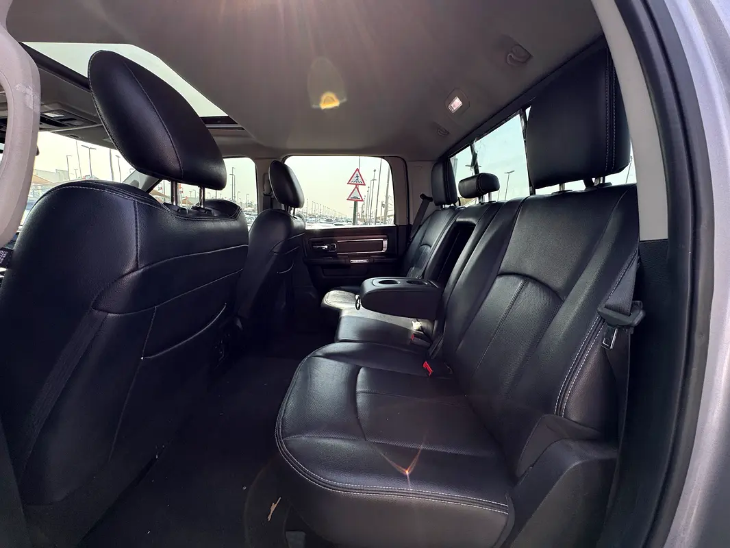 DODGE Ram 1500 Laramie 2021 - photo 10 - Import Émirats | International Cars