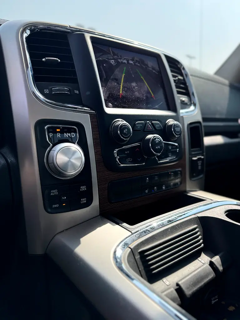 DODGE Ram 1500 Laramie 2021 - photo 12 - Import Émirats | International Cars