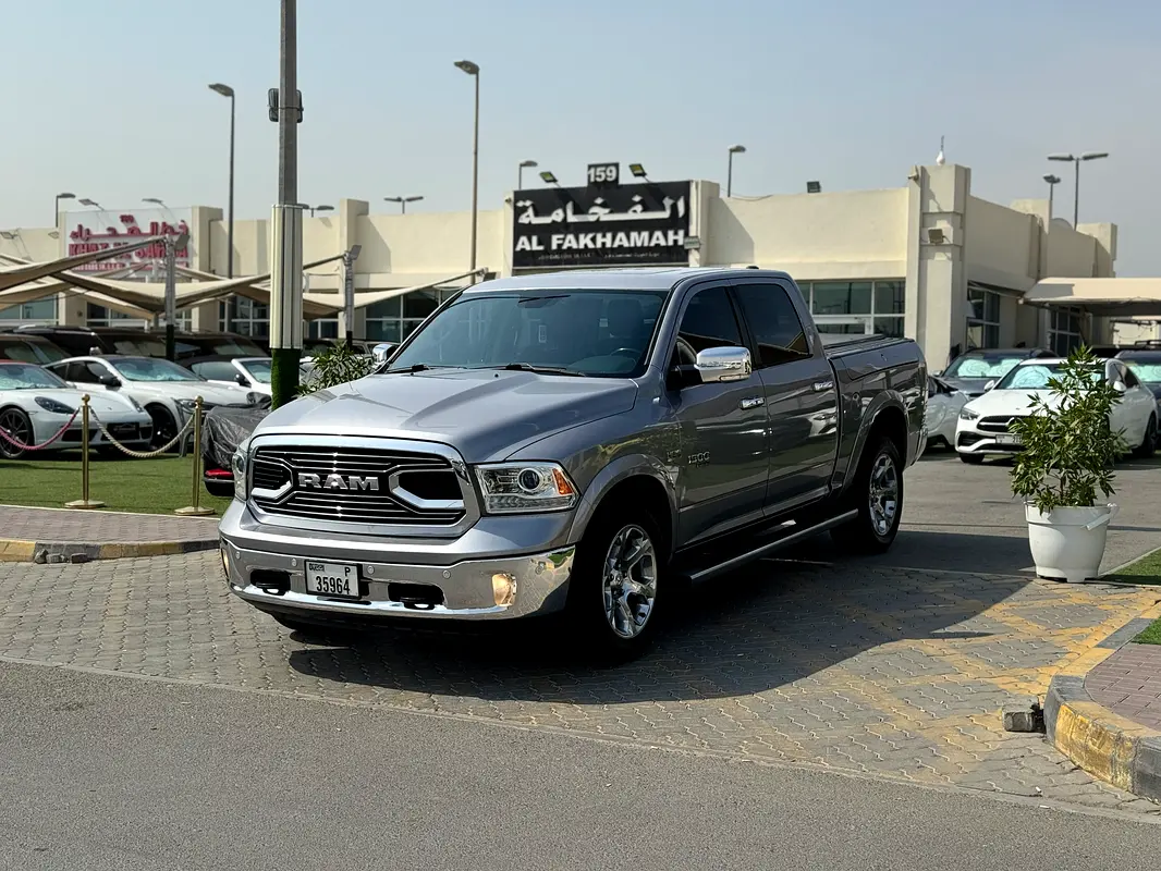 DODGE Ram 1500 Laramie 2021 - photo 2 - Import Émirats | International Cars