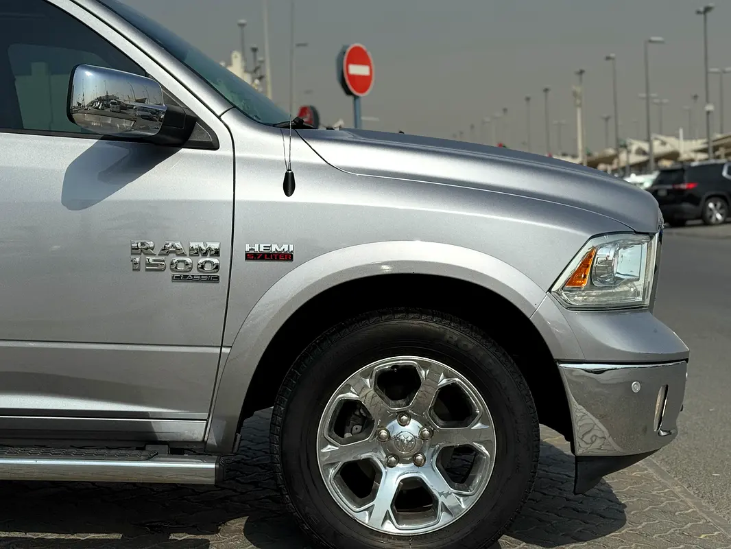 DODGE Ram 1500 Laramie 2021 - photo 5 - Import Émirats | International Cars