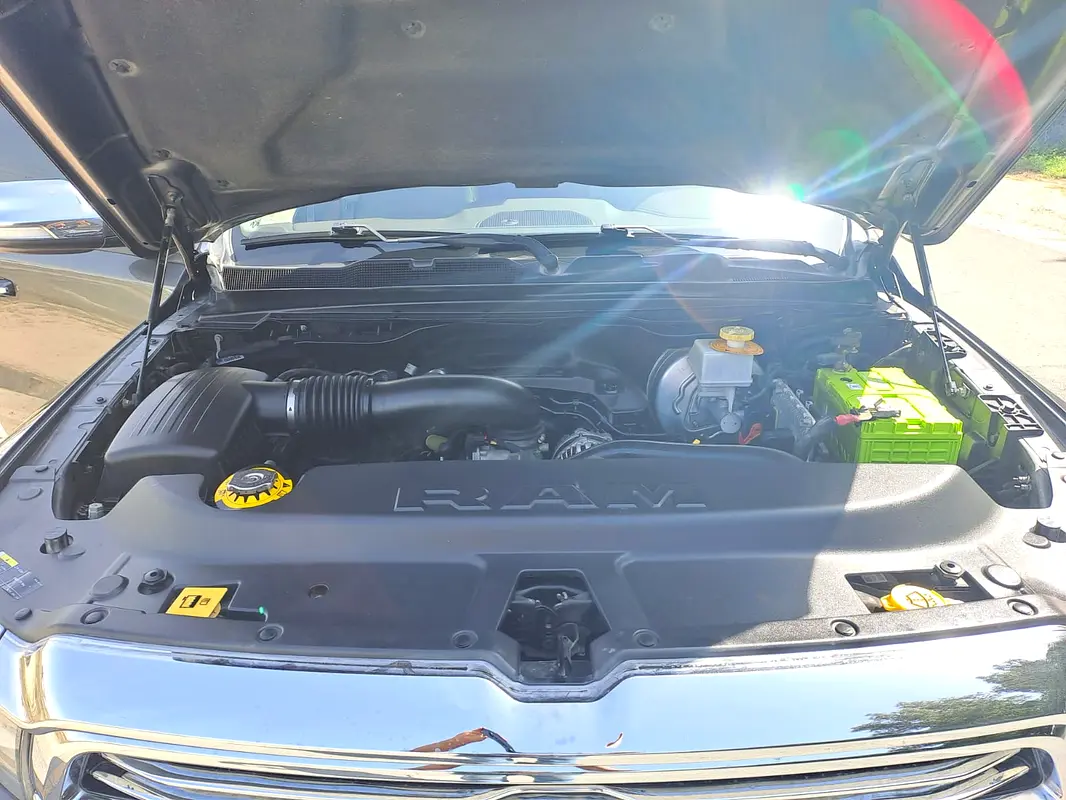 DODGE Ram 1500 Laramie 2021 - photo 10 - Import Émirats | International Cars