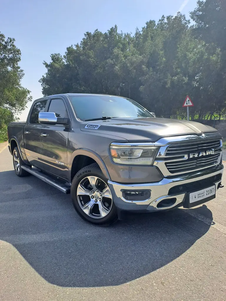 DODGE Ram 1500 Laramie 2021 - photo 2 - Import Émirats | International Cars