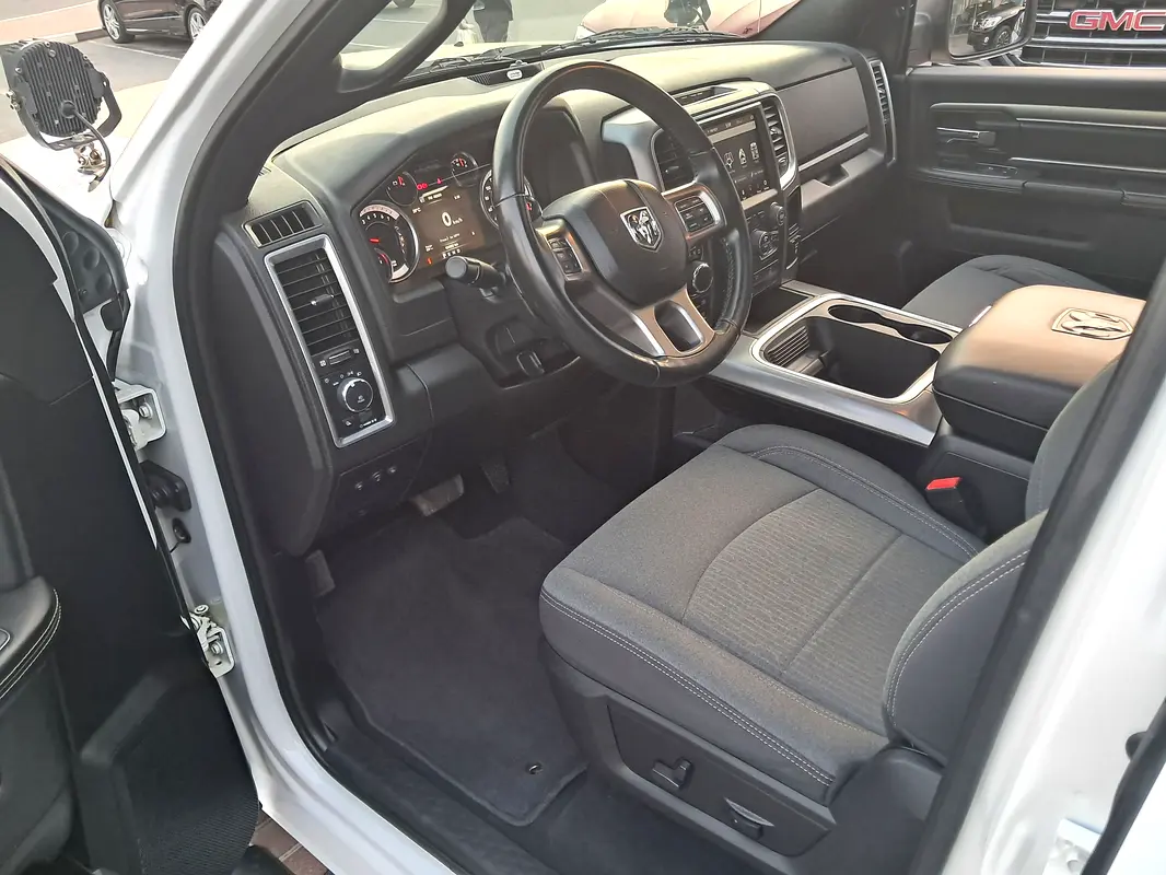 DODGE Ram 1500 Regular Cab 2022 - photo 10 - Import Émirats | International Cars