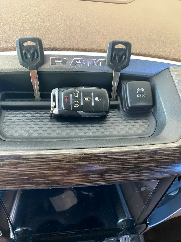 DODGE Ram 1500 Laramie 2020 - photo 9 - Import Émirats | International Cars