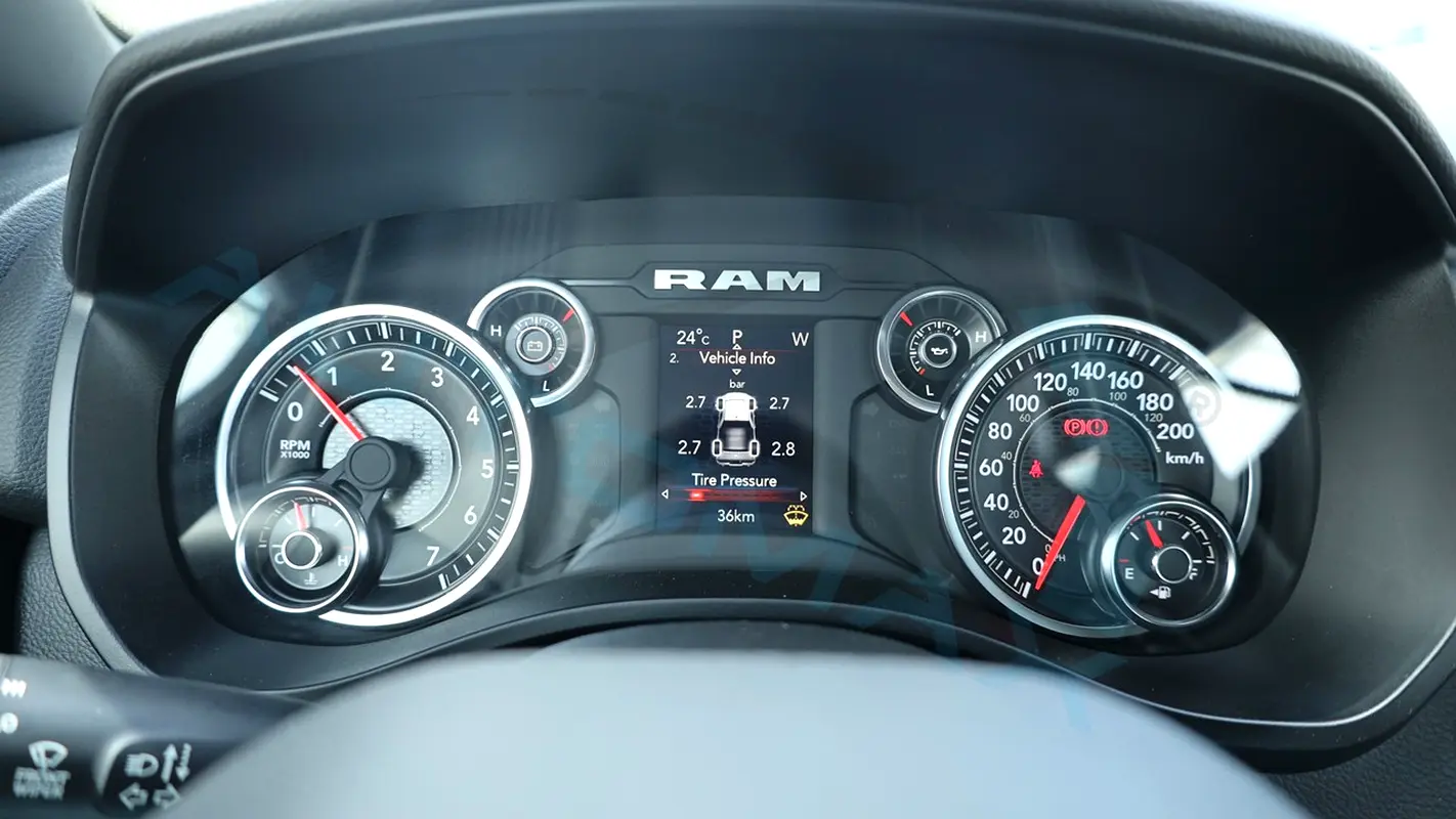 DODGE Ram 1500 Big Horn 2023 - photo 10 - Import Émirats | International Cars