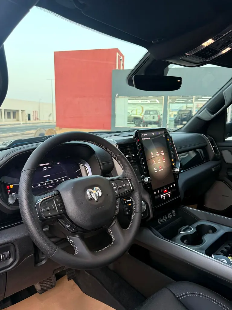 DODGE Ram 1500 Rebel Crew 2025 - photo 4 - Import Émirats | International Cars