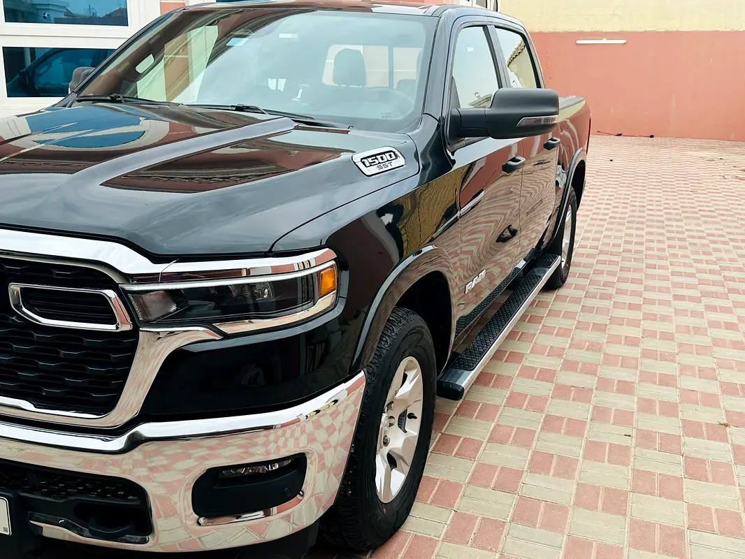 DODGE Ram 1500 Big Horn 2025 - photo 2 - Import Émirats | International Cars