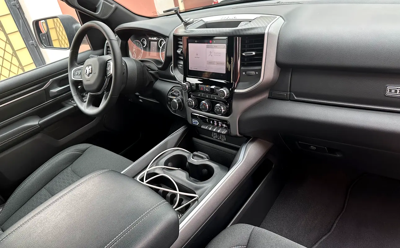 DODGE Ram 1500 Big Horn 2025 - photo 7 - Import Émirats | International Cars