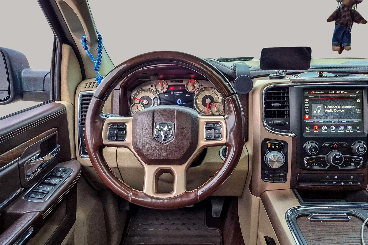 DODGE Ram 1500 Big Horn 2017 - photo 10 - Import Émirats | International Cars