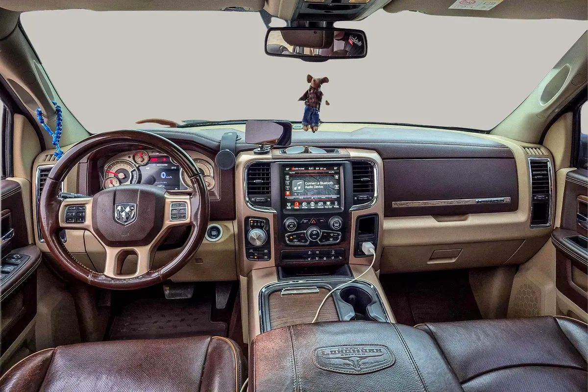 DODGE Ram 1500 Big Horn 2017 - photo 9 - Import Émirats | International Cars