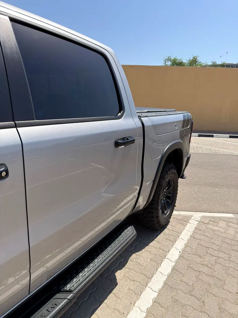 DODGE Ram 1500 Rebel Crew 2025 - photo 10 - Import Émirats | International Cars