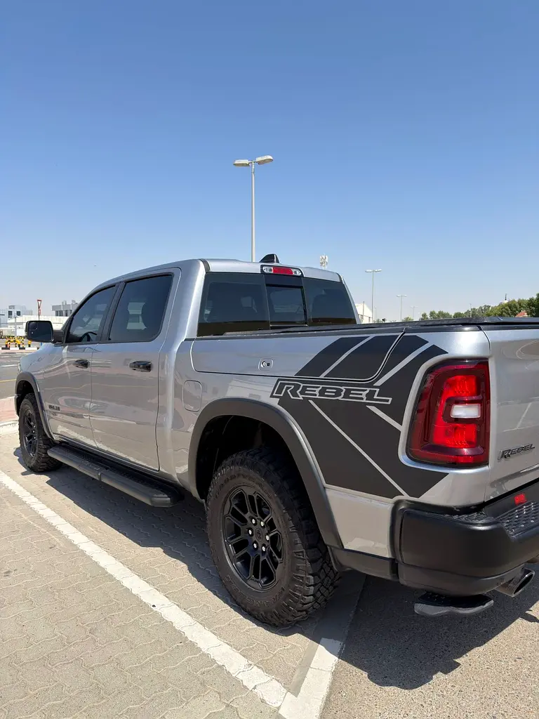 DODGE Ram 1500 Rebel Crew 2025 - photo 12 - Import Émirats | International Cars