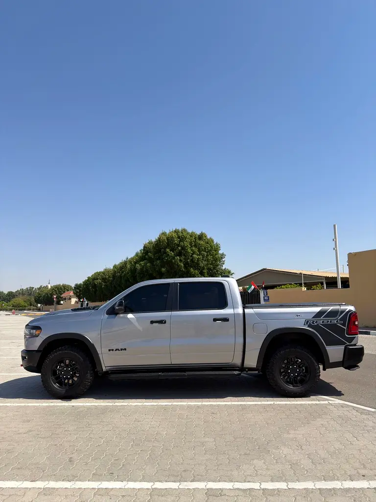 DODGE Ram 1500 Rebel Crew 2025 - photo 4 - Import Émirats | International Cars