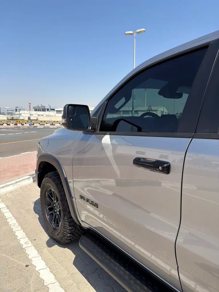 DODGE Ram 1500 Rebel Crew 2025 - photo 6 - Import Émirats | International Cars