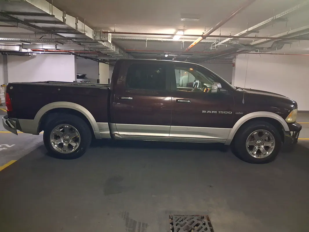 DODGE Ram 1500 Laramie 2012 - photo 3 - Import Émirats | International Cars