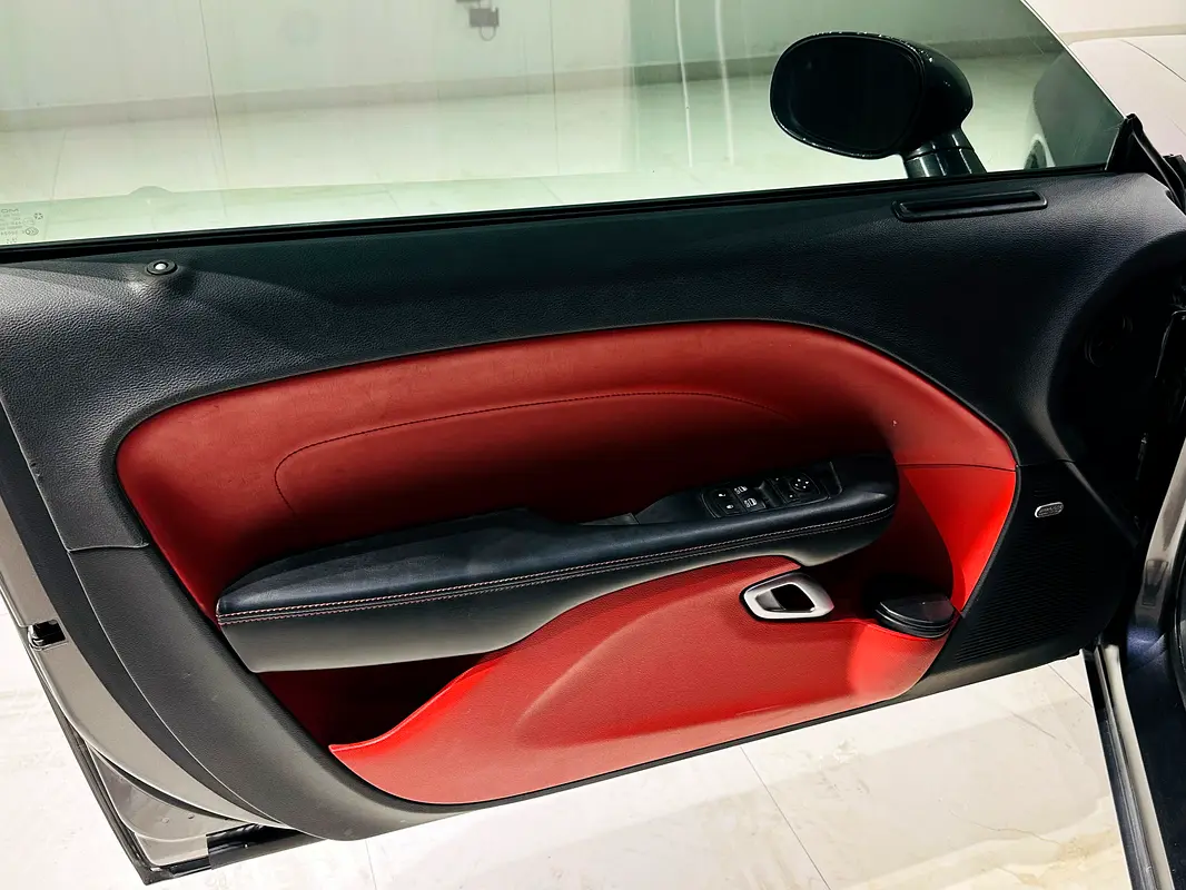 DODGE Challenger R/T Plus 2015 - photo 8 - Import Émirats | International Cars