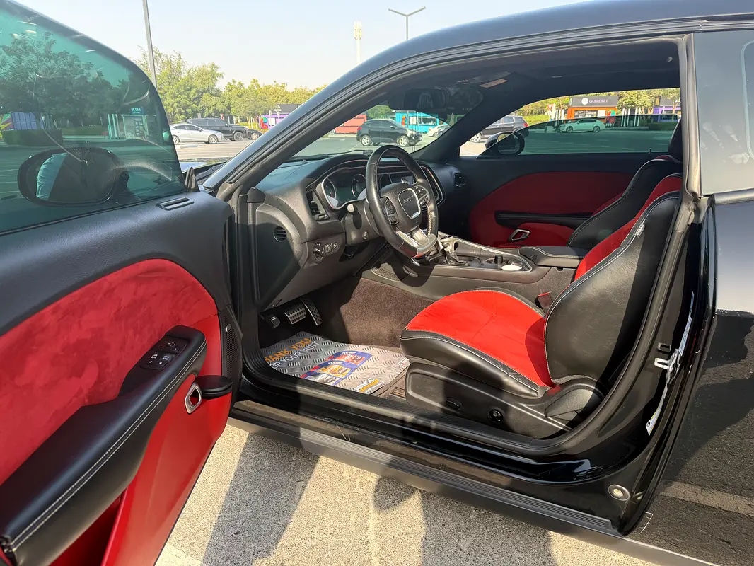 DODGE Challenger SRT 392 2017 - photo 3 - Import Émirats | International Cars