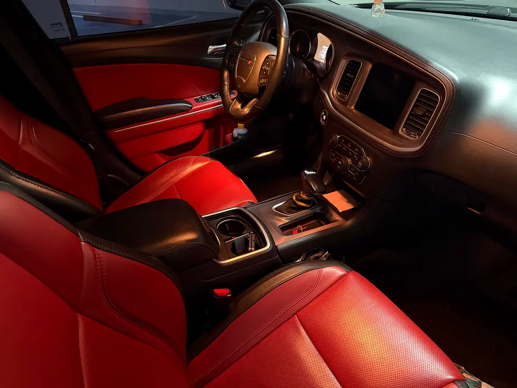 DODGE Charger R/T 2021 - photo 10 - Import Émirats | International Cars