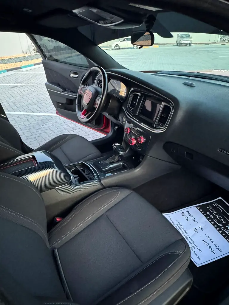 DODGE Charger SXT 2019 - photo 8 - Import Émirats | International Cars