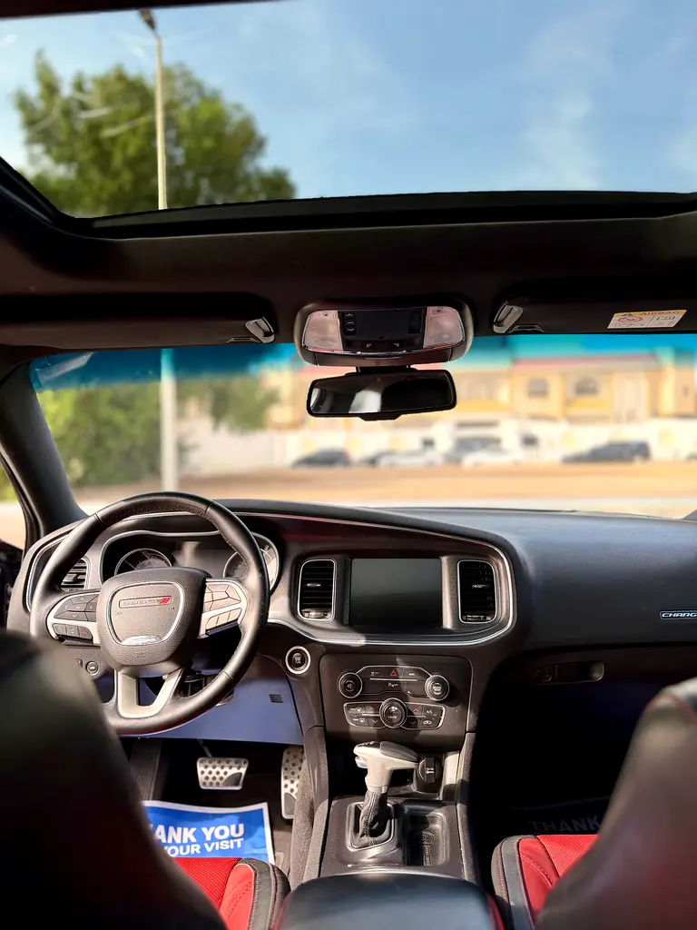 DODGE Charger SXT 2015 - photo 6 - Import Émirats | International Cars
